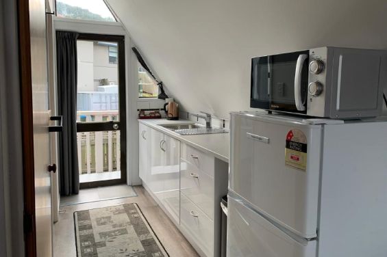 Bedsit Studio - kitchen