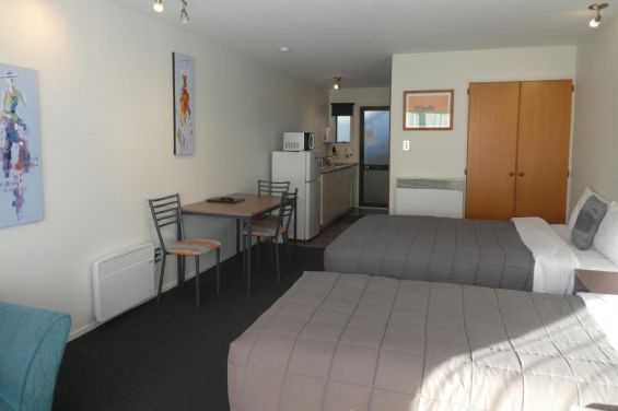 Ground Floor Studio - beds