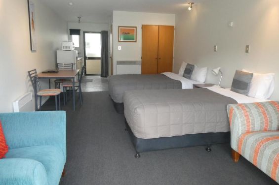 Ground Floor Studio - beds