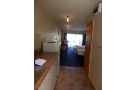 Ground Floor Studio - kitchen