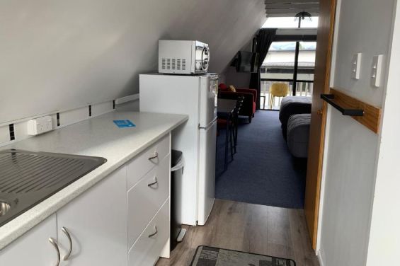 Studio with Mountain View - kitchen