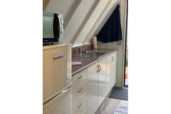 Studio with Mountain View - kitchen