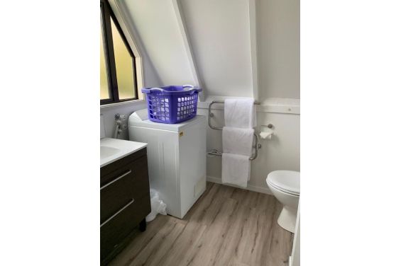 Studio with Mountain View - bathroom