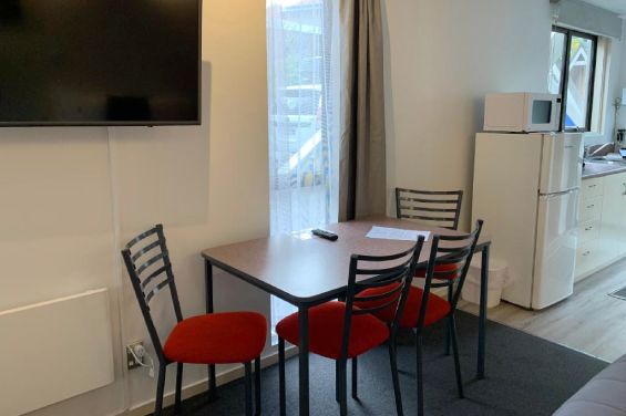 Family Studio - dining table